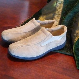 Comfort Well  by Beacon - Shoes